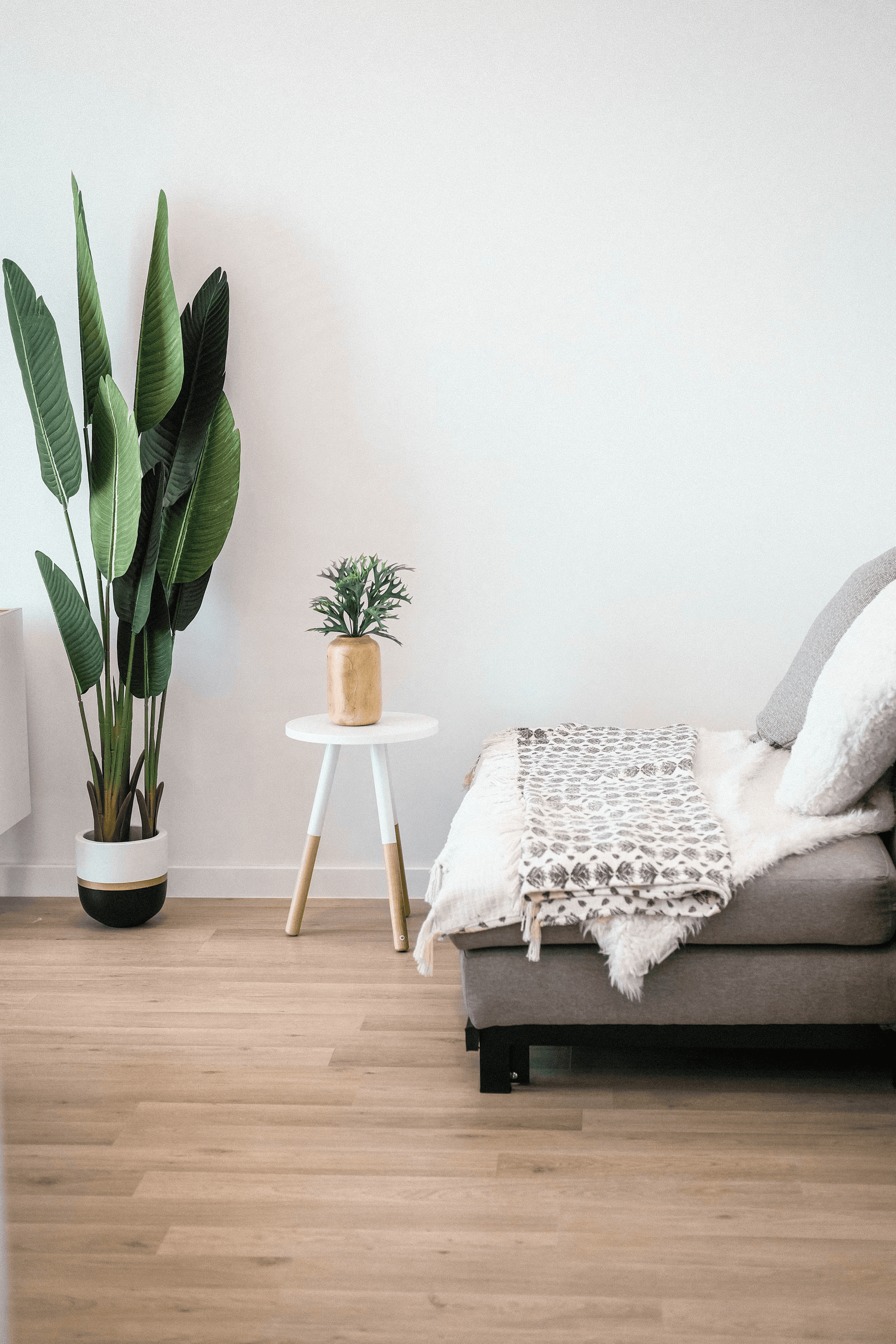 Classic Minimal Bedroom